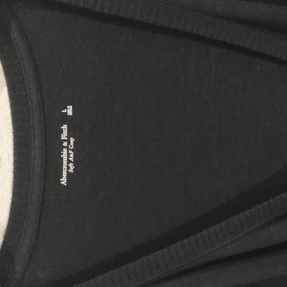 ABERCROMBIE & FITCH TOP. - Picture 4 of 11